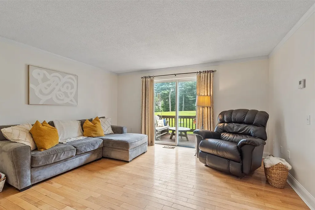 68 Winding Pond Road Londonderry NH 03053