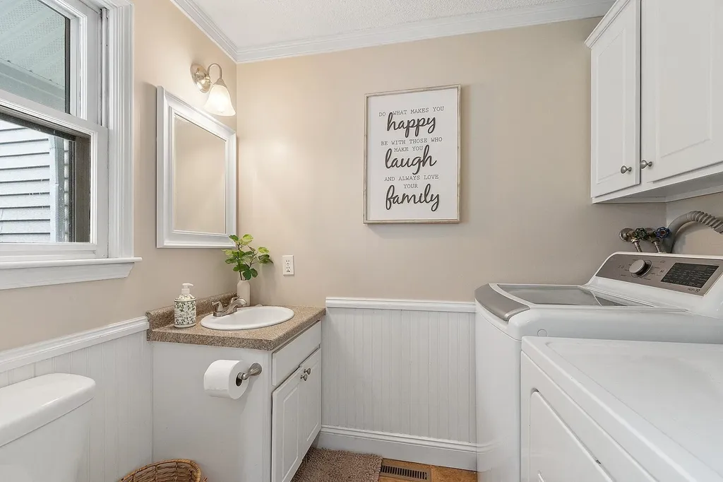 68 Winding Pond Road Londonderry NH 03053