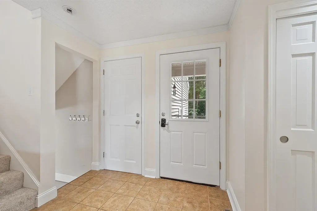 68 Winding Pond Road Londonderry NH 03053