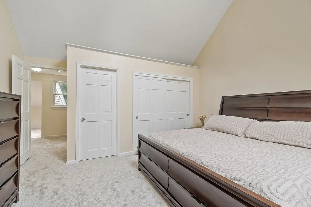 68 Winding Pond Road Londonderry NH 03053