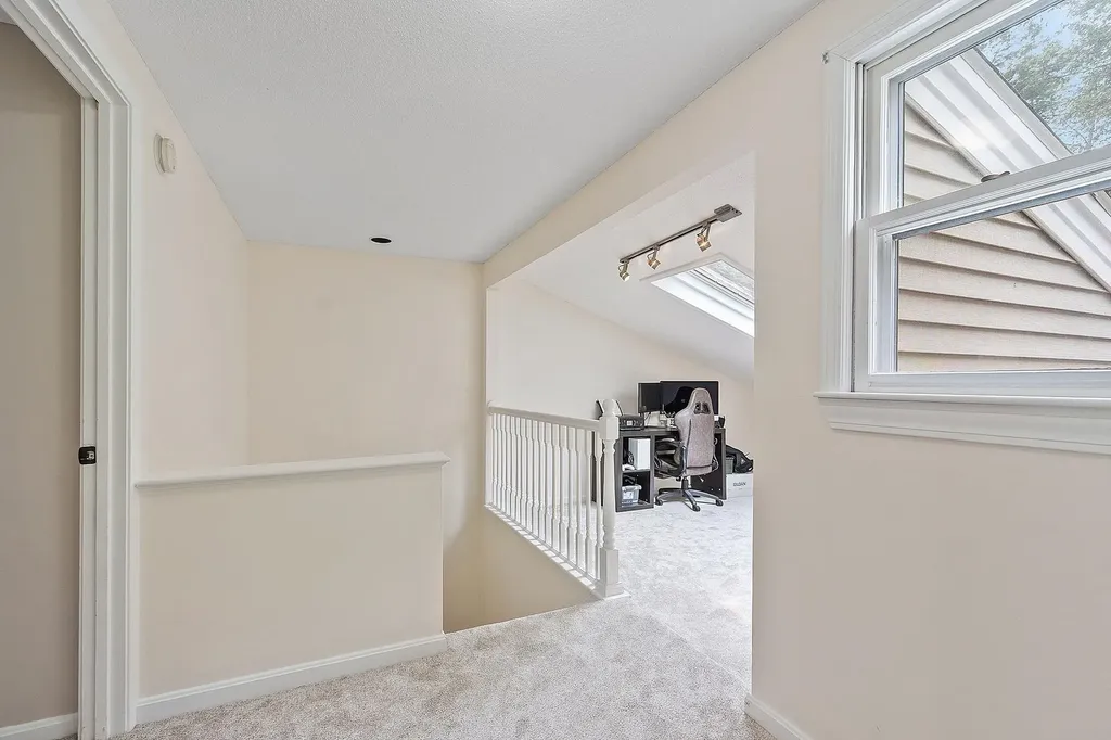 68 Winding Pond Road Londonderry NH 03053