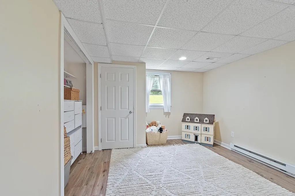 68 Winding Pond Road Londonderry NH 03053