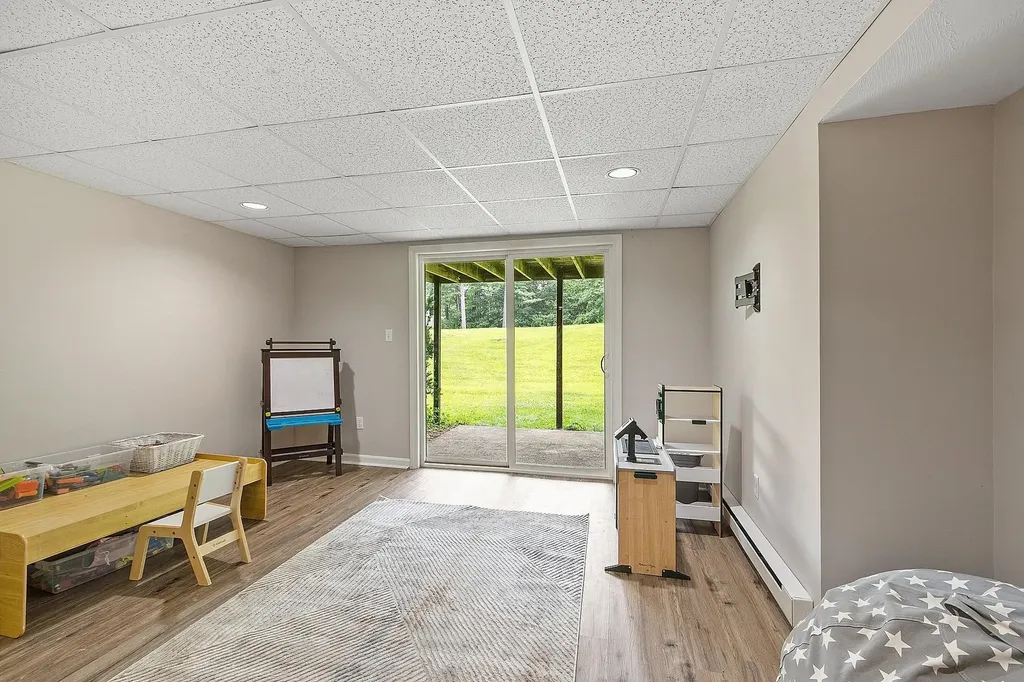 68 Winding Pond Road Londonderry NH 03053