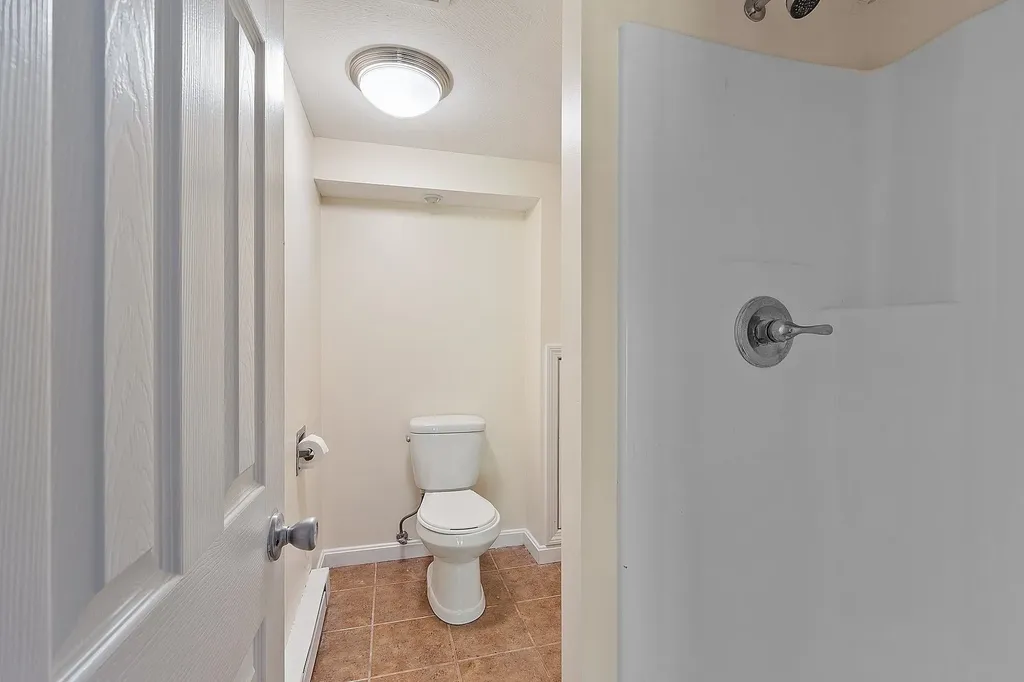68 Winding Pond Road Londonderry NH 03053