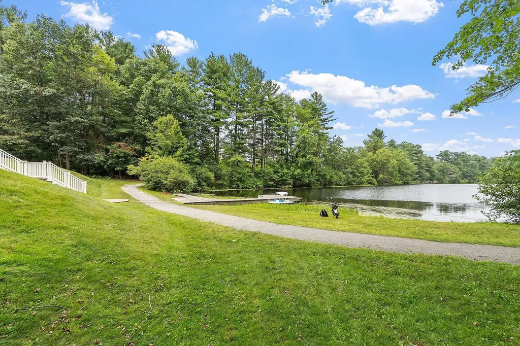68 Winding Pond Road Londonderry NH 03053