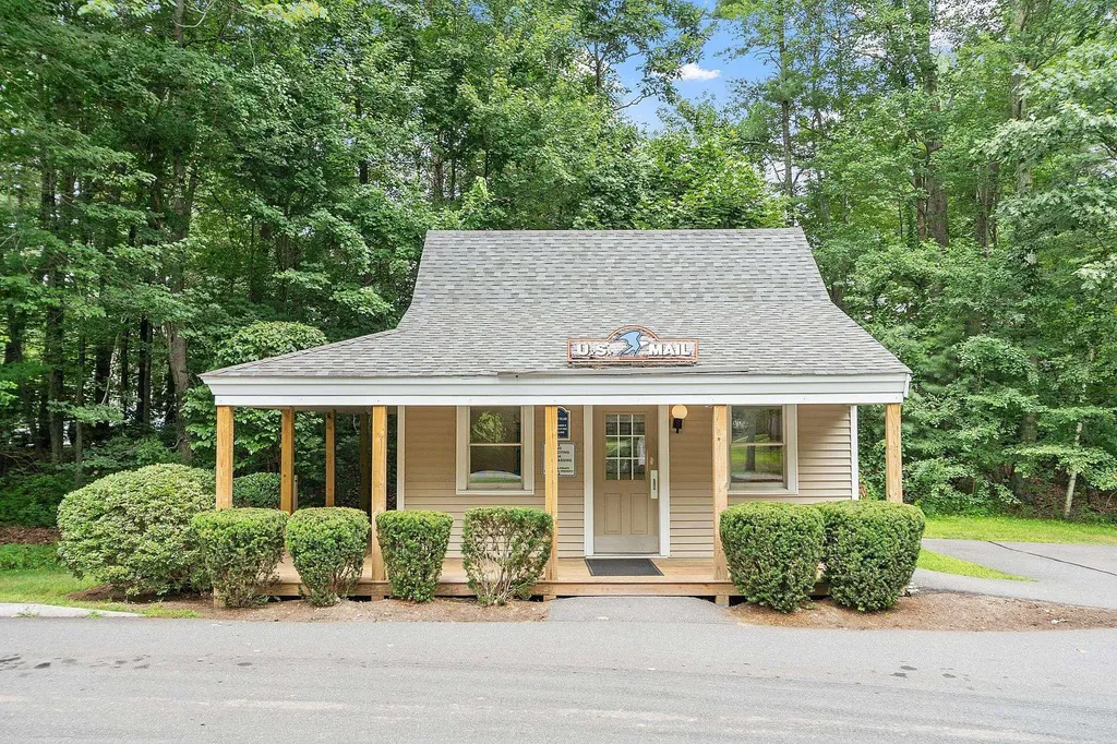 68 Winding Pond Road Londonderry NH 03053