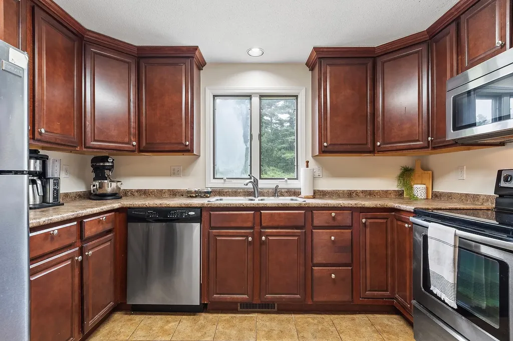 68 Winding Pond Road Londonderry NH 03053