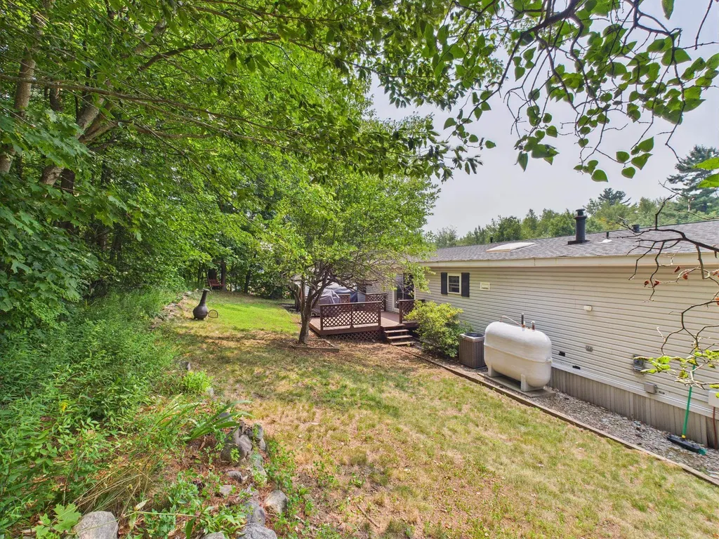 27 Deer Run Lane Northwood NH 03261