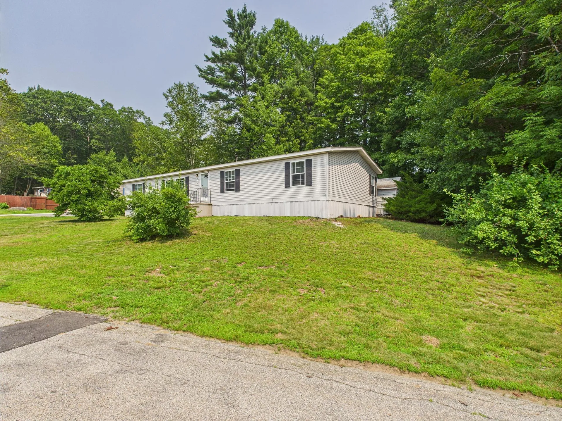 27 Deer Run Lane Northwood NH 03261