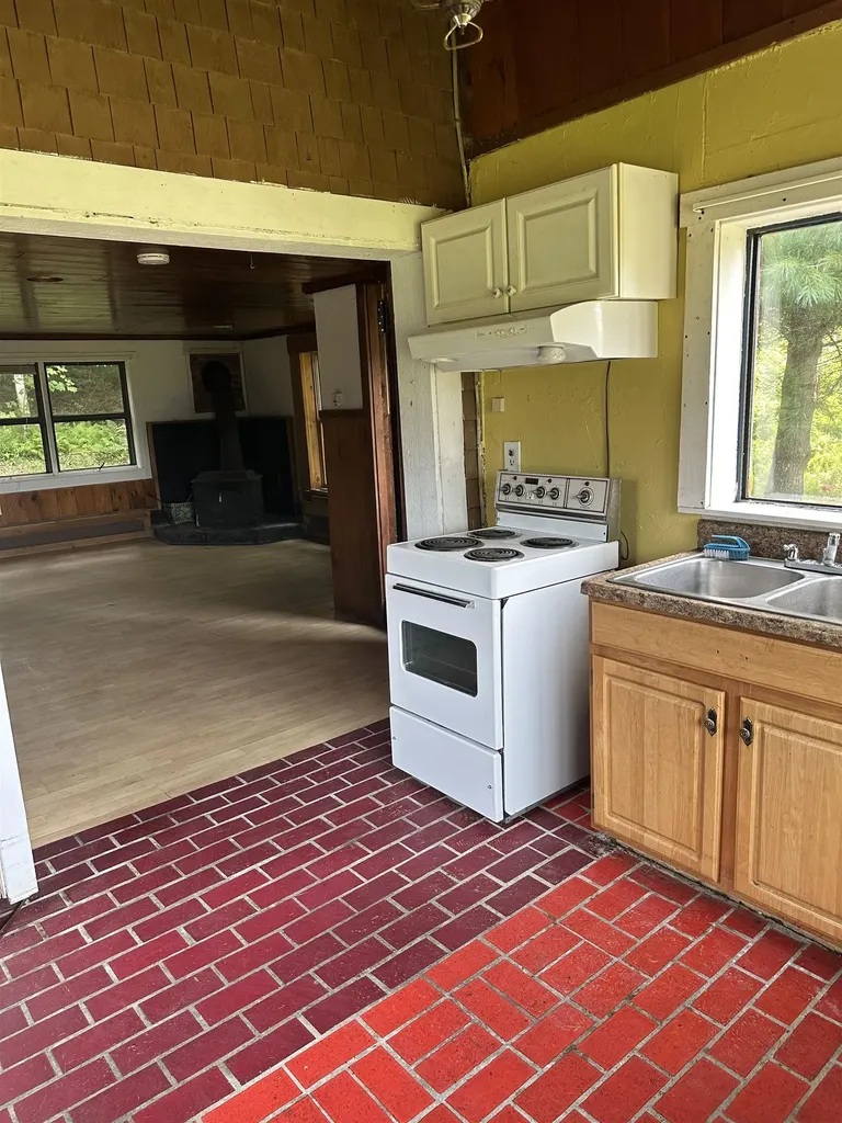 147 Pope Road Lowell VT 05847