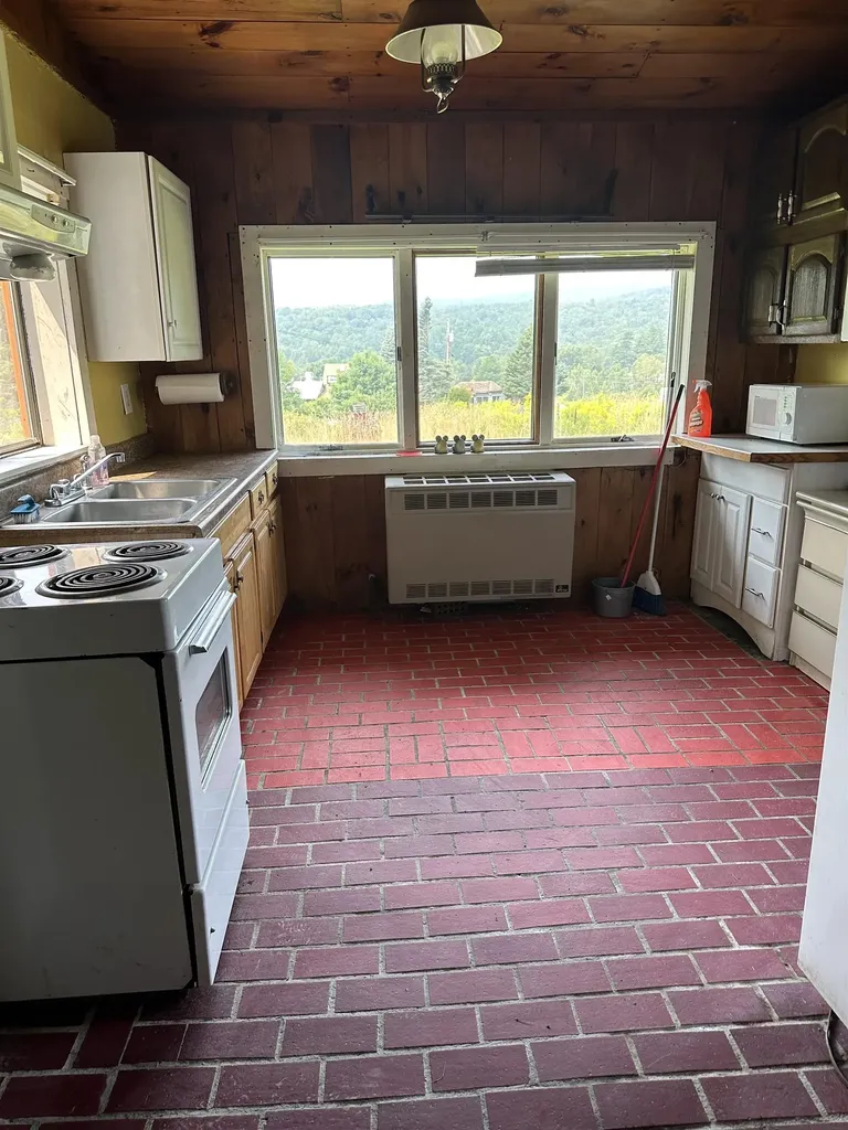 147 Pope Road Lowell VT 05847