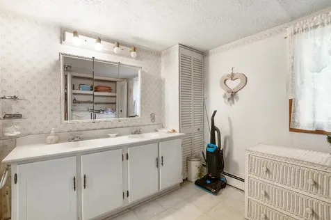 13 2nd Street Gorham NH 03581