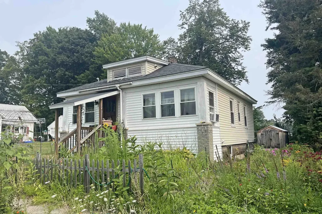 81 Oak Grove Avenue Brattleboro VT 05301