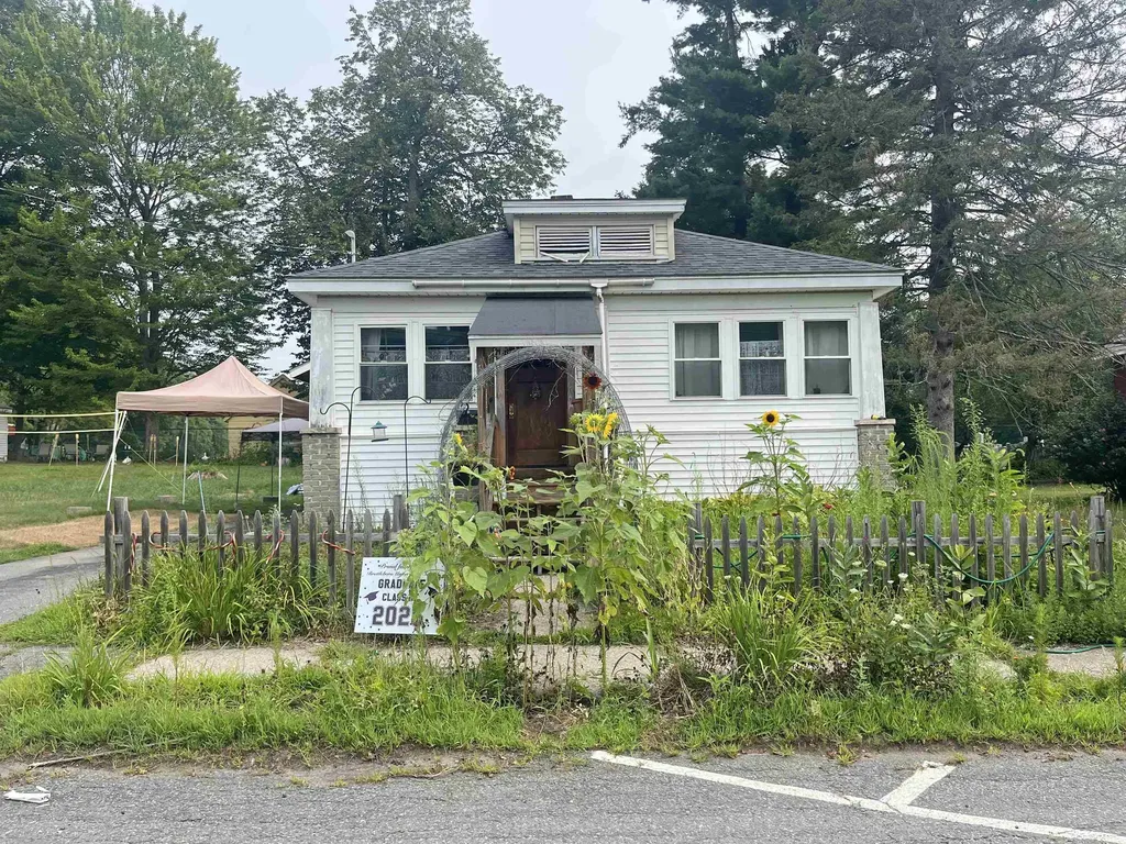 81 Oak Grove Avenue Brattleboro VT 05301