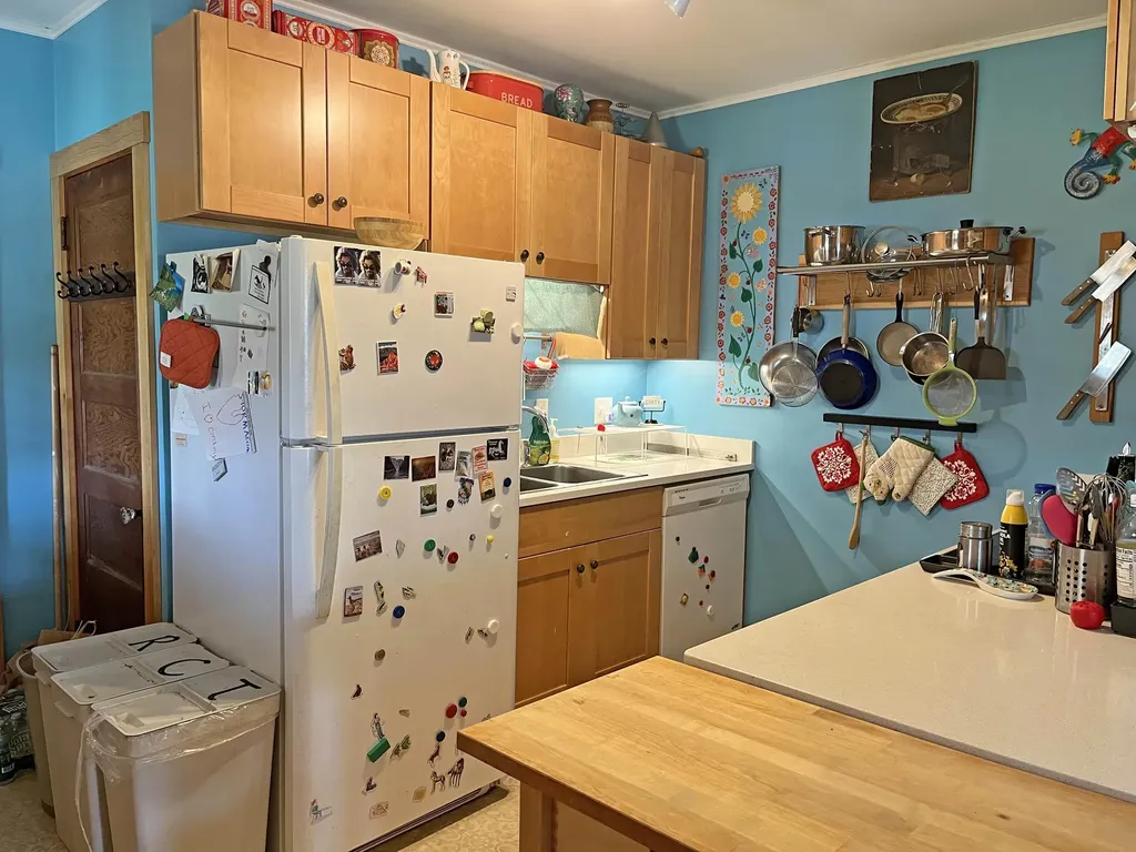 81 Oak Grove Avenue Brattleboro VT 05301