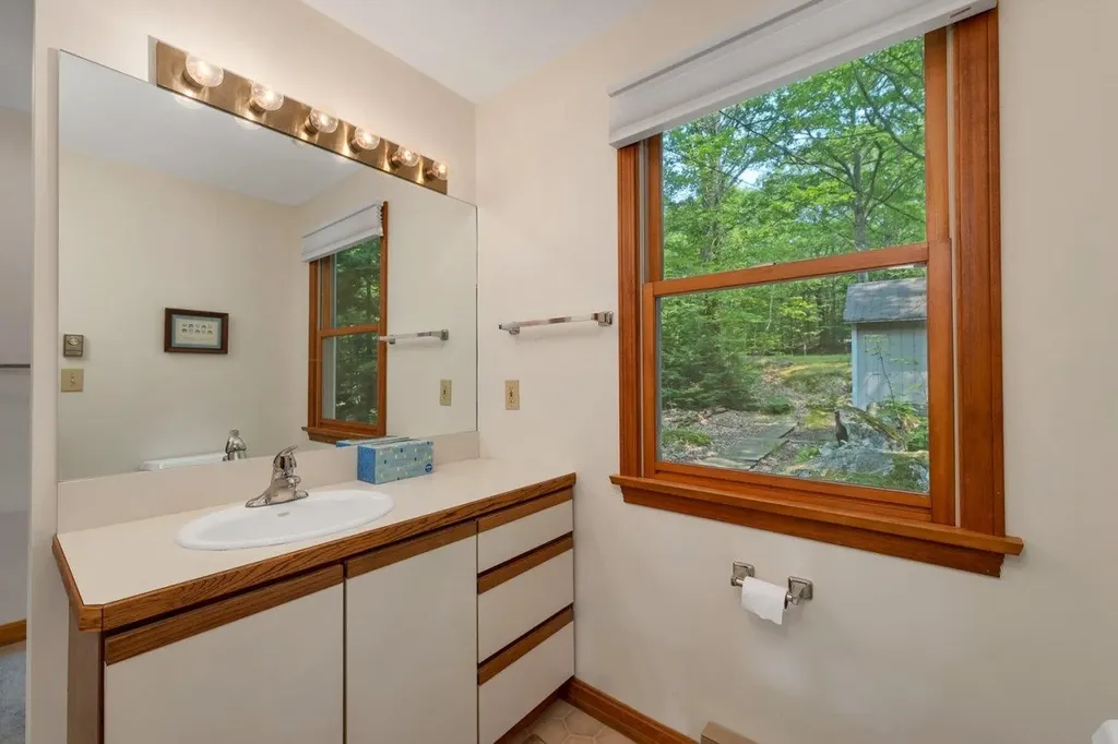 156 Big Barndoor Island Alton NH 03810