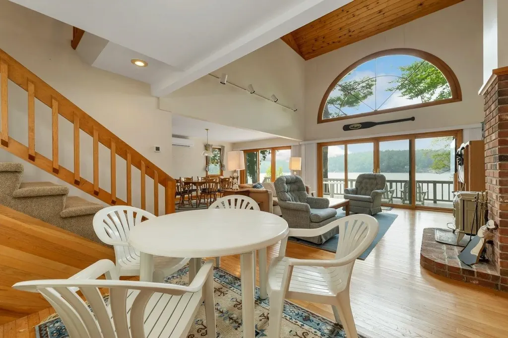 156 Big Barndoor Island Alton NH 03810