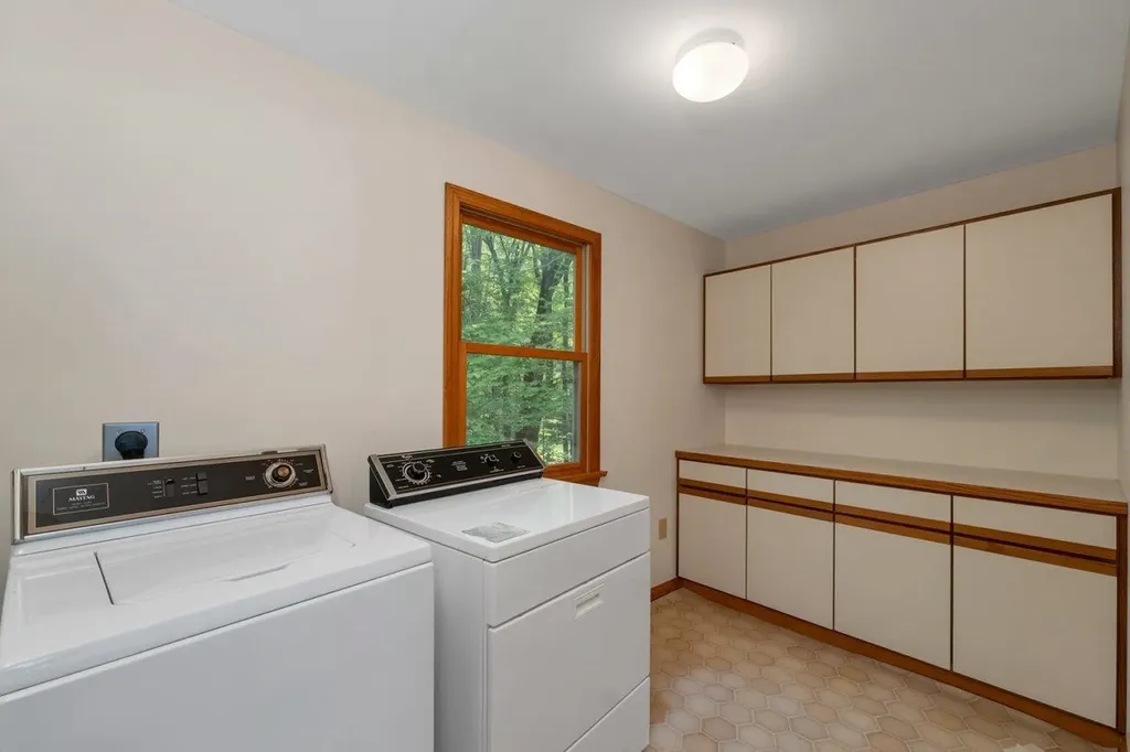 156 Big Barndoor Island Alton NH 03810