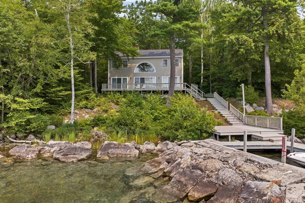 156 Big Barndoor Island Alton NH 03810