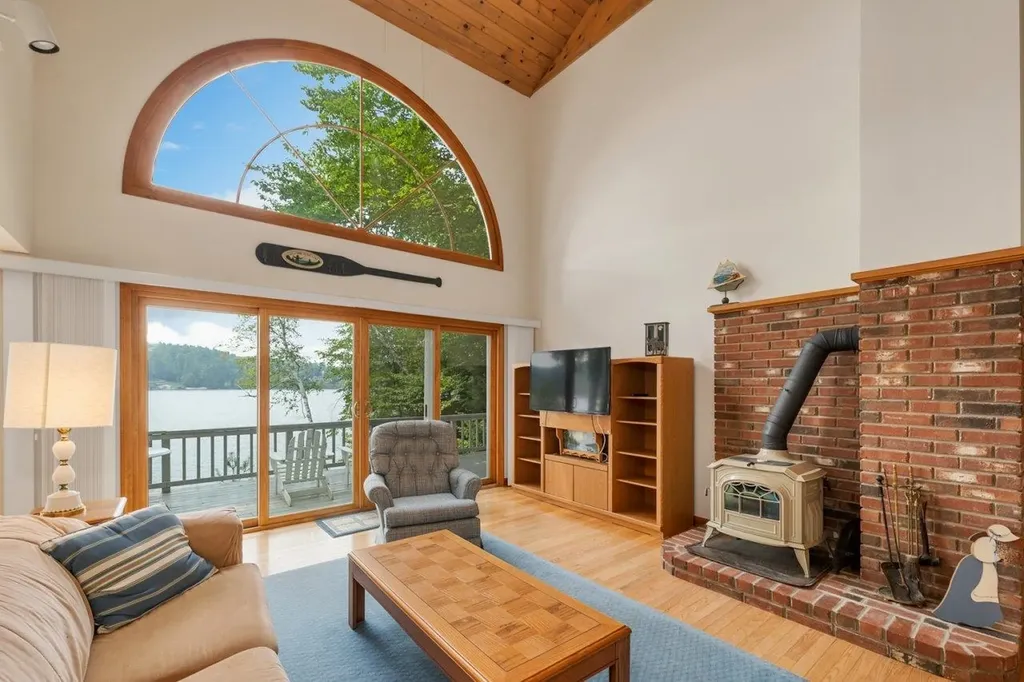 156 Big Barndoor Island Alton NH 03810