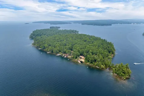 156 Big Barndoor Island Alton NH 03810