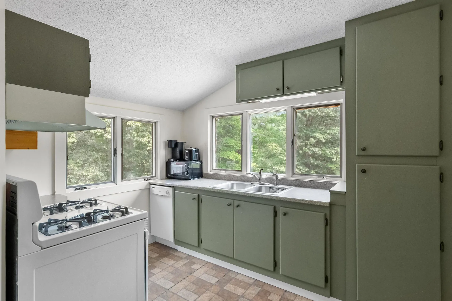 119 Laurel Lane New Boston NH 03070