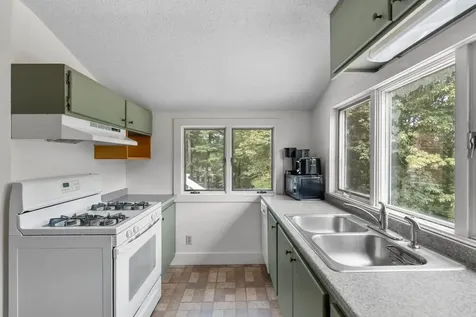 119 Laurel Lane New Boston NH 03070