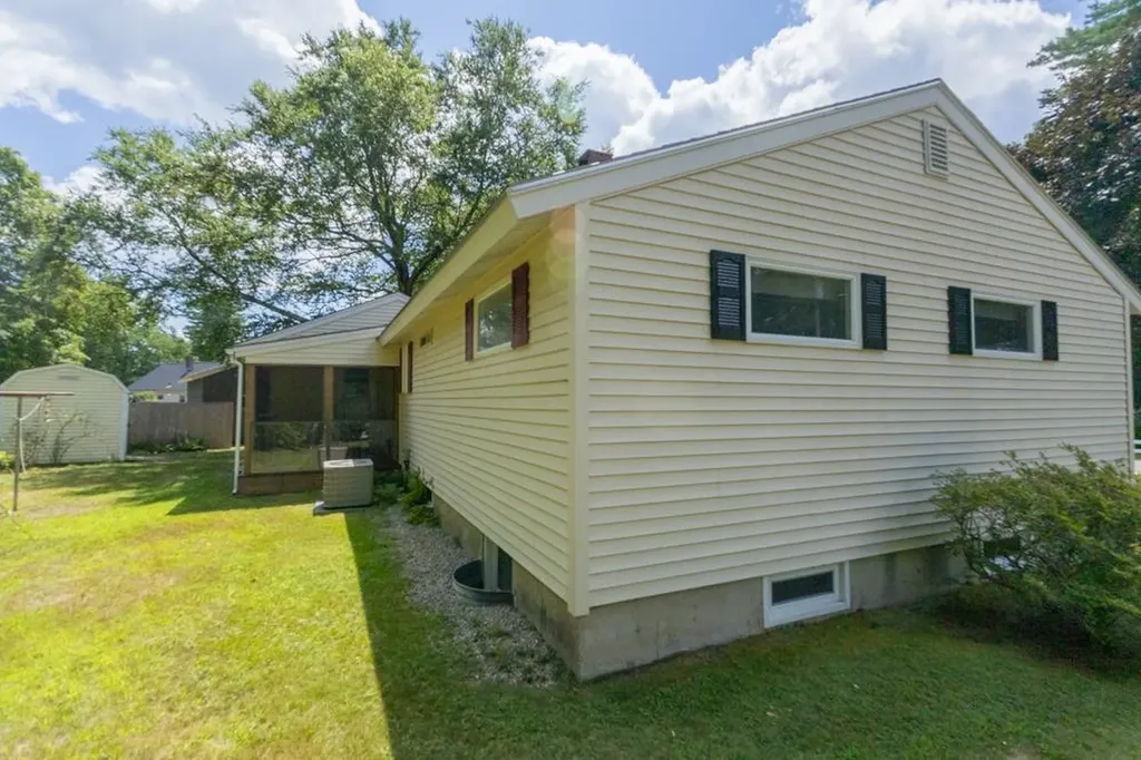 48 Spruce Lane Dover NH 03820