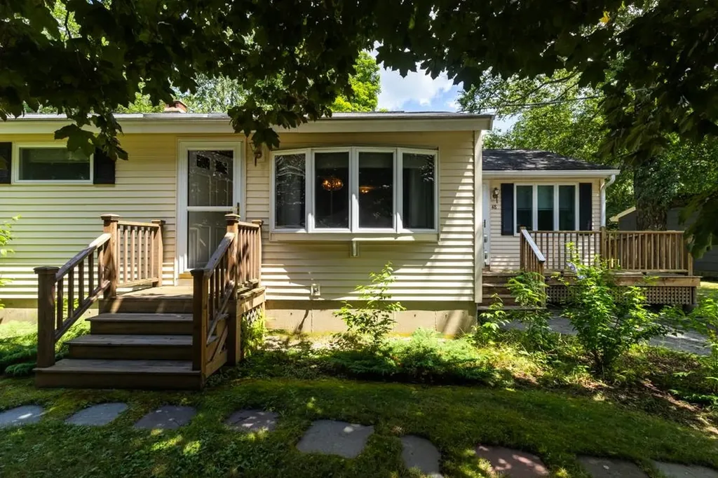 48 Spruce Lane Dover NH 03820