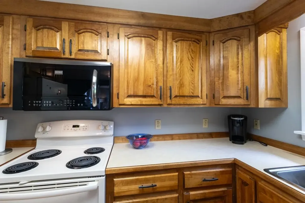 48 Spruce Lane Dover NH 03820
