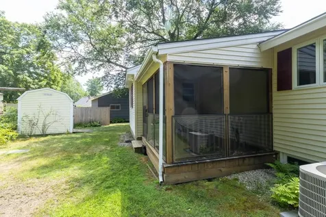 48 Spruce Lane Dover NH 03820