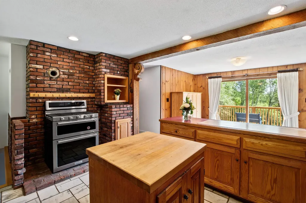 84 Nightingale Lane Grantham NH 03753