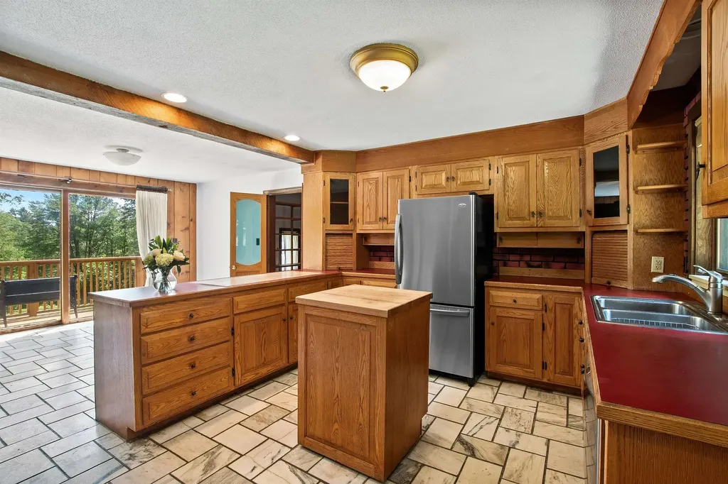 84 Nightingale Lane Grantham NH 03753