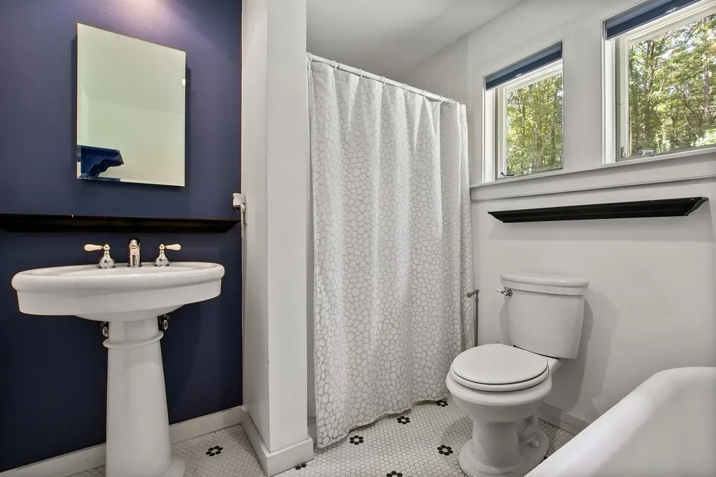 84 Nightingale Lane Grantham NH 03753