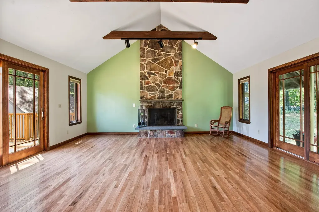 84 Nightingale Lane Grantham NH 03753