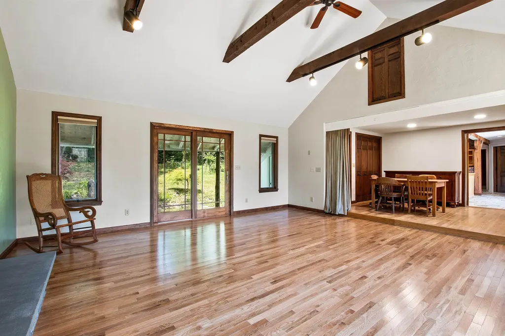 84 Nightingale Lane Grantham NH 03753