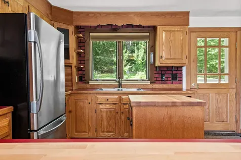 84 Nightingale Lane Grantham NH 03753