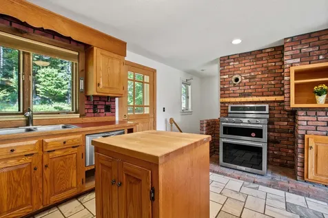 84 Nightingale Lane Grantham NH 03753