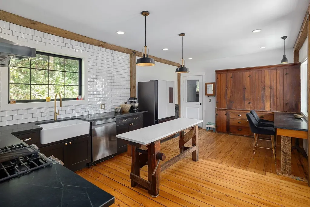 140 Pleasant Street Williamstown VT 05679