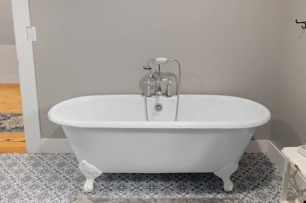 140 Pleasant Street Williamstown VT 05679