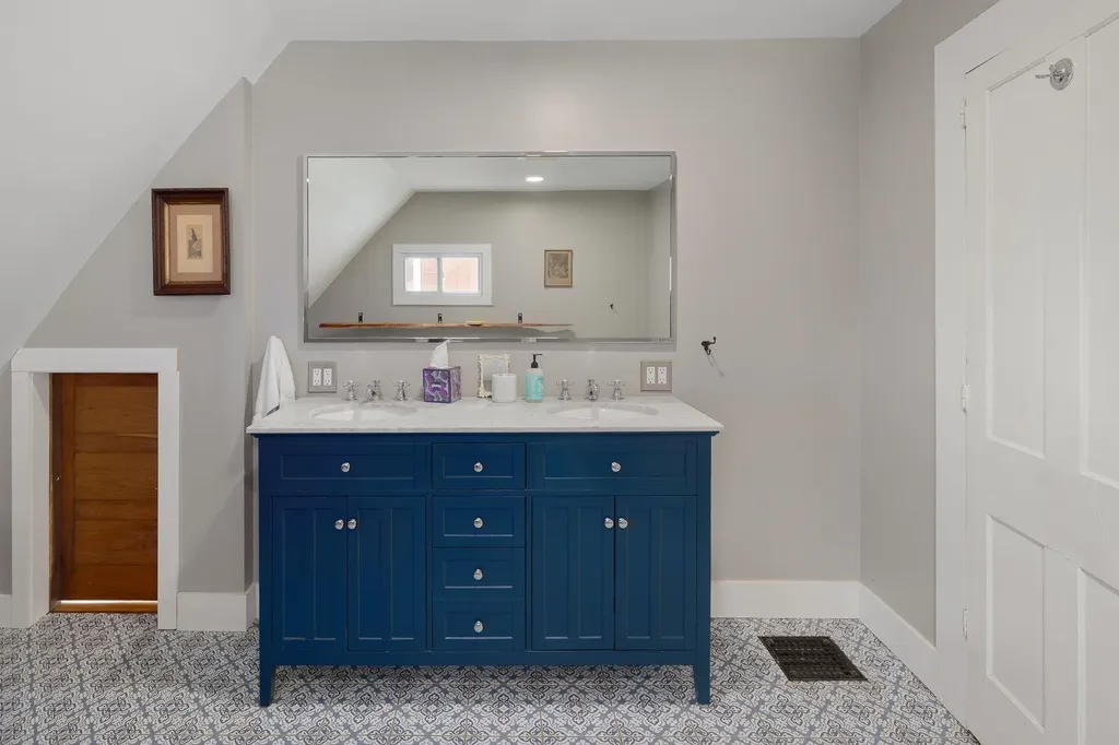 140 Pleasant Street Williamstown VT 05679