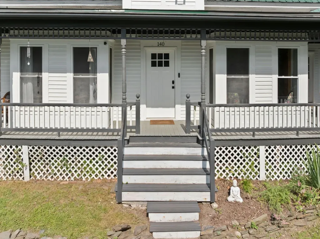 140 Pleasant Street Williamstown VT 05679