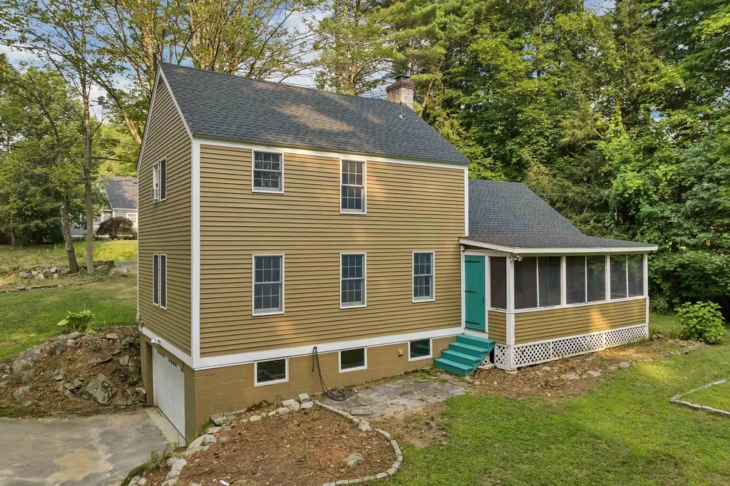 67 Middleton Road Wolfeboro NH 03894