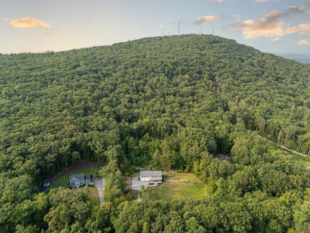 753 Back Mountain Road Goffstown NH 03045