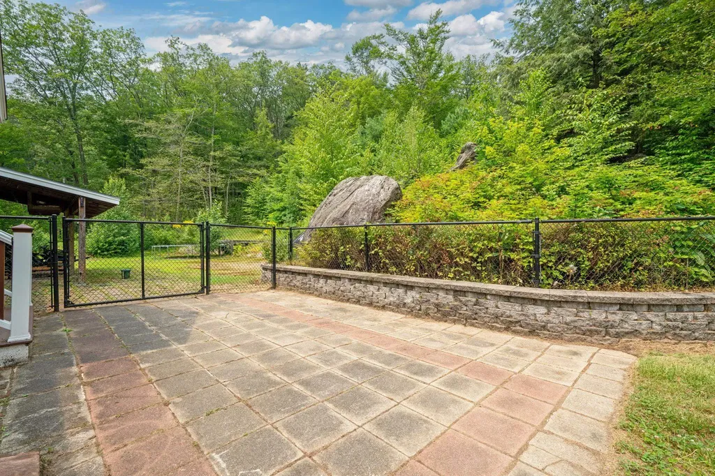 753 Back Mountain Road Goffstown NH 03045