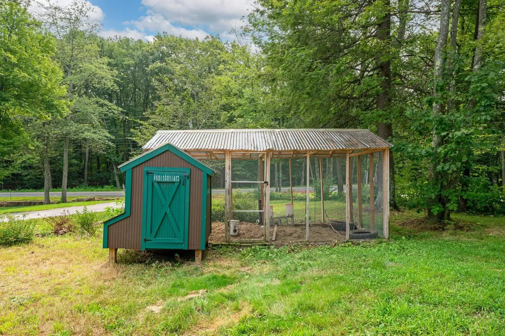 753 Back Mountain Road Goffstown NH 03045