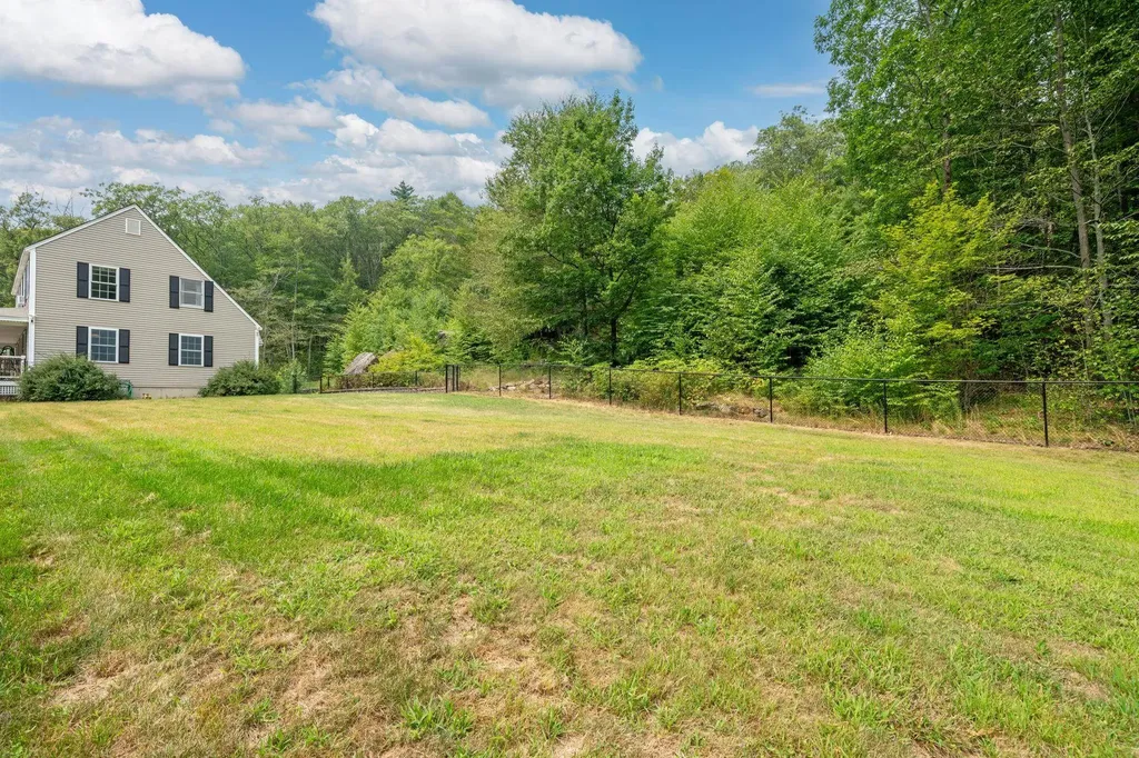 753 Back Mountain Road Goffstown NH 03045
