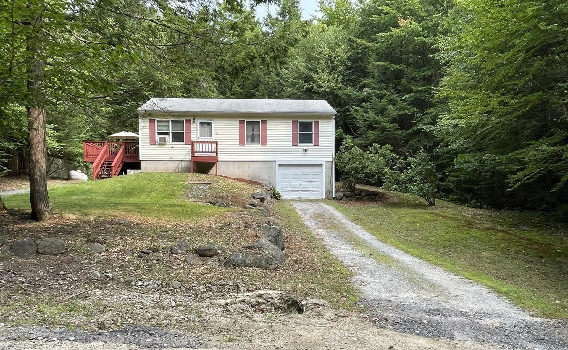Hillsborough NH, 79 Pine Glen Road