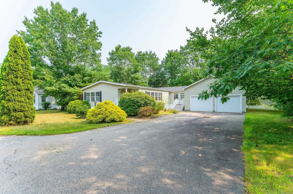 129 Eagle Drive Rochester NH 03868