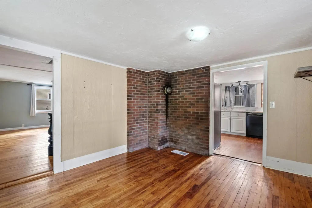 194 Pleasant Street Bristol NH 03222